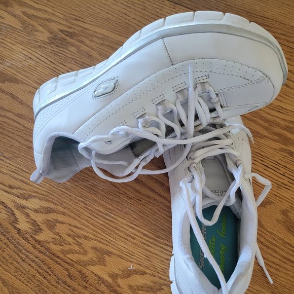 Sport shoes - Picture 1 of 2